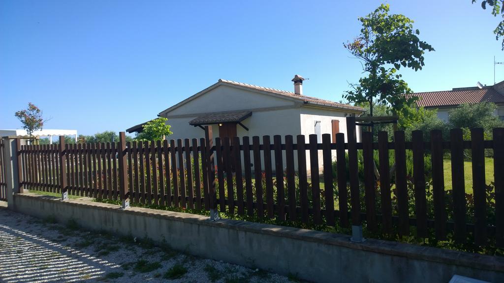 Agriturismo La Casa Della Lavanda - Il Rustico Marina di Montemarciano Luaran gambar